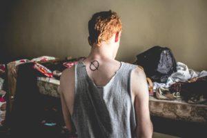 Centro de desintoxicación en Valencia - pelirrojo