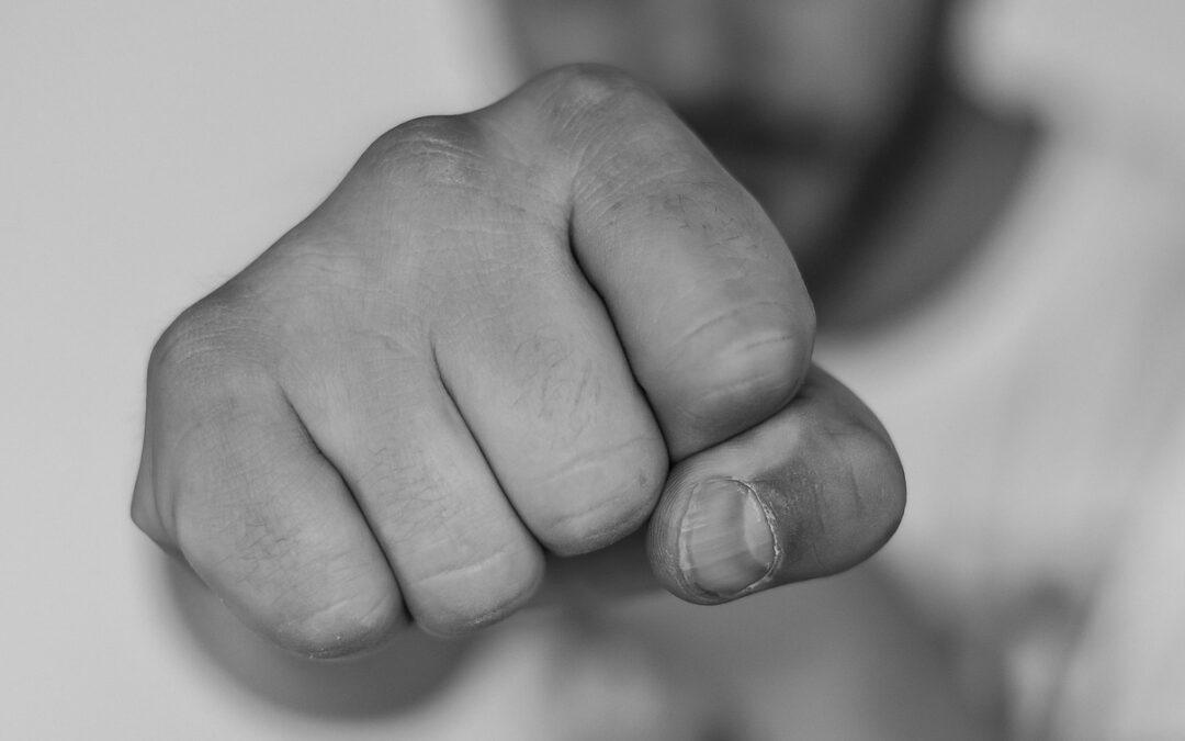 Educar para prevenir  y tratar las conductas violentas relacionadas con el consumo de drogas