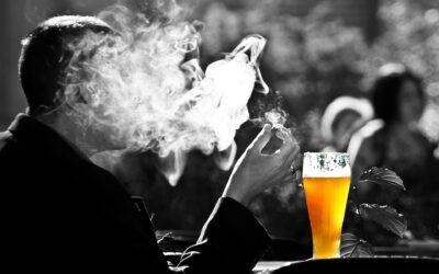 Tabaco y alcohol, las adicciones de los más jovenes